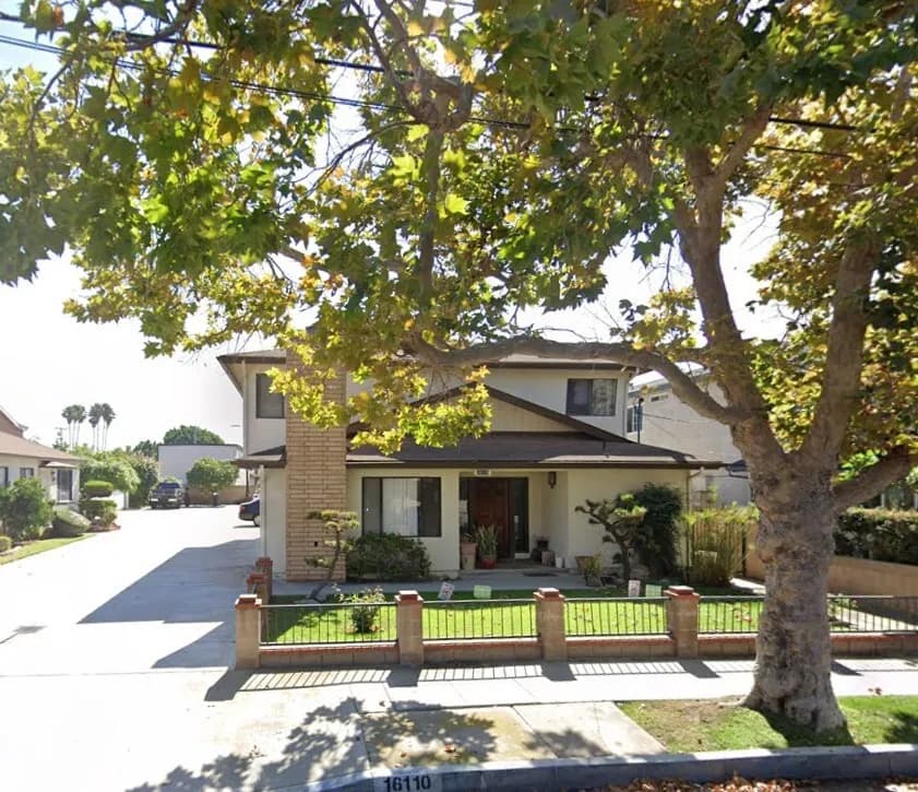 가디나 Gardena 방 2개 각각 렌트합니다
					룸메이트
					Gardena 가디나's preview 1