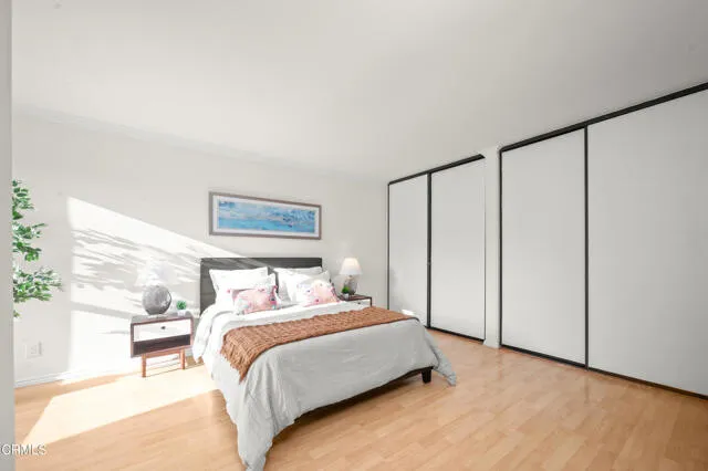 비아마리솔 콘도
						방2 화장실2, Over 1100 sf, TOP FLOOR, 마루바닥, 발코니, 수영장, 편리한위치
						콘도  Los Angeles CA's preview 3