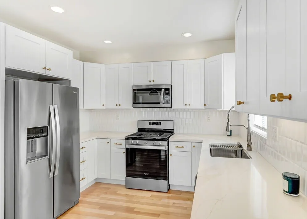 토렌스 타운홈
						방3 화장실3, 약 1500 sf, END UNIT, 오픈구조, 발코니, Attached Garage
						콘도  Torrance CA's preview 0