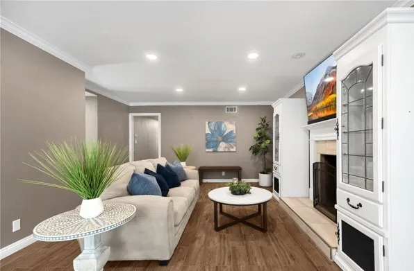 [1076] 플러튼 단층 4베드 2베쓰
						주택  Fullerton CA's preview 0