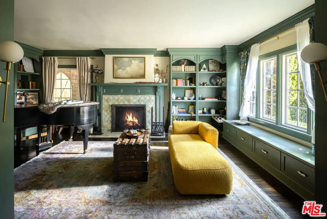 라치몬트 하우스
						방4 화장실4, + Guest House, 건평 Over 3100 sf, 랏 약 6500 sf 
						주택  Los Angeles CA's preview 2