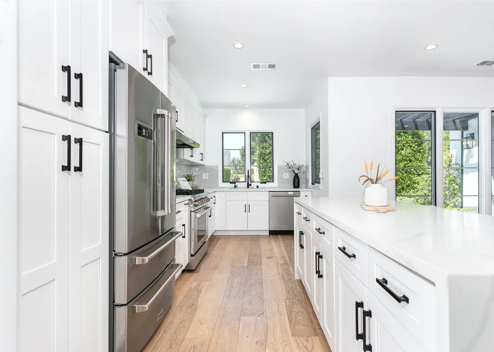 웨스트헐러웃 하우스
						방5 화장실4,+ ADU, 건평 약 2300 sf, 랏 약 6300 sf
						주택  Los Angeles CA's preview 0