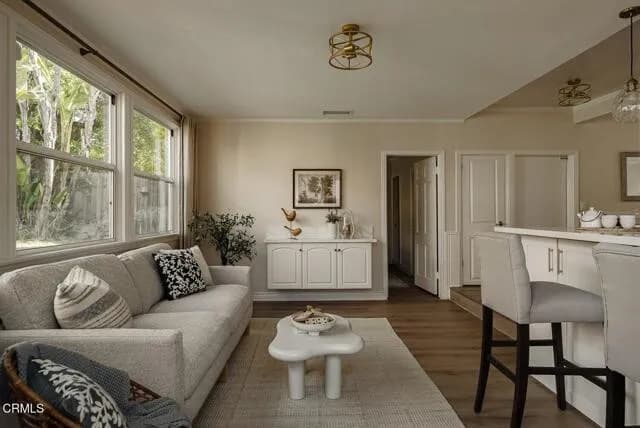 라크라센터 업그레이드 3베드 단층홈[추천0130]
						깔끔하게 업그레이드, 프라이빗 뒷마당, 랏 5,181sf 
						주택's preview 2