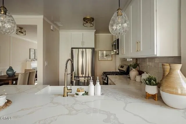 라 크레센타 단독주택 – 학군 좋은 조용한 주거지
						주택  La Crescenta CA's preview 1