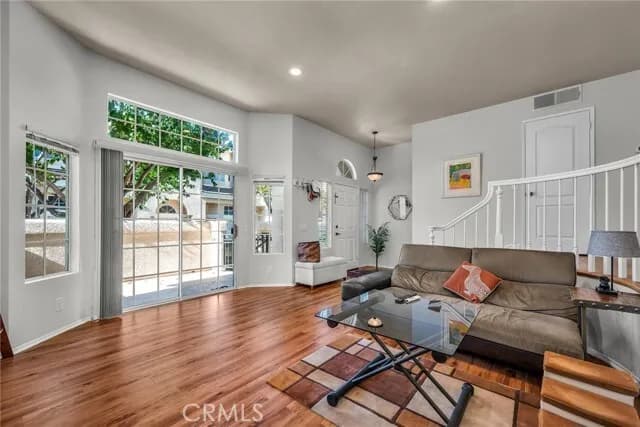 토런스 센트럴 게이티드 타운홈 – 학군·입지 좋은 실거주형
						타운하우스  Torrance CA's preview 2