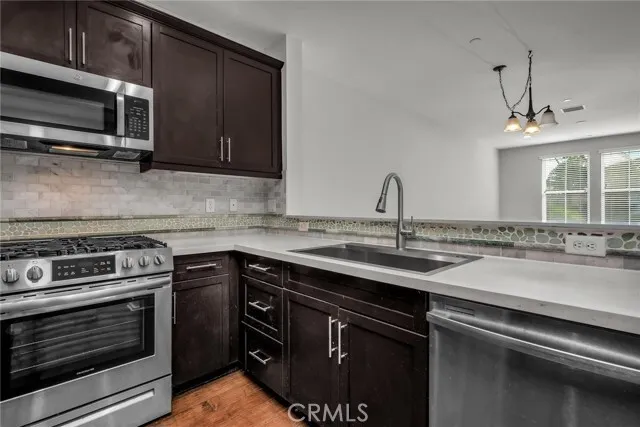 올드 토런스 콘도 – 공원 앞 리조트형 라이프스타일
						콘도  Torrance CA's preview 2