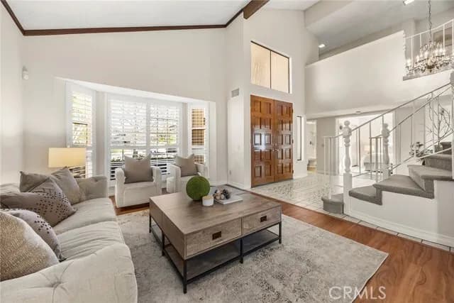 웨스트 토런스 타운홈 – 해변 가까운 가족형 주거
						주택  Torrance CA's preview 0