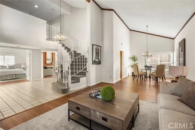 웨스트 토런스 타운홈 – 해변 가까운 가족형 주거
						주택  Torrance CA's preview 1