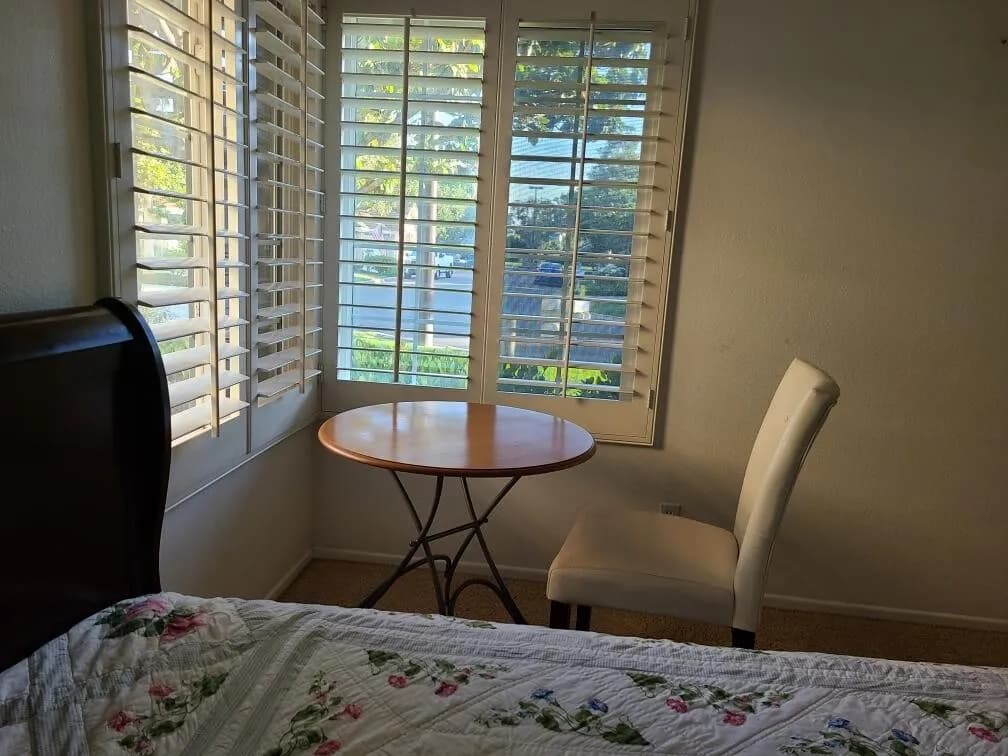 1bed room
					룸메이트
					Irvine's preview 2