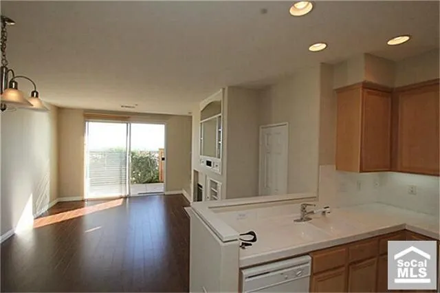 여자분 룸메이트 구합니다
					룸메이트
					Portola Hills's preview 3