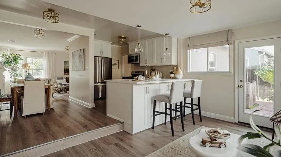 (라크라센타 싱글홈)  방3 화1.5
						많은 업그레이드. 우수 학군. 초등학교 도보거리.
						주택  Glendale CA's preview 1