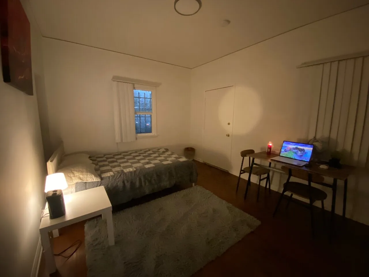 LA 엘에이 룸메 룸메이트 구합니다!
					룸메이트
					Los Angeles's preview 1