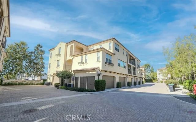 브레아 모던한 방2화2 콘도 
						Brea Prime Location 
						콘도  Brea CA's preview 0