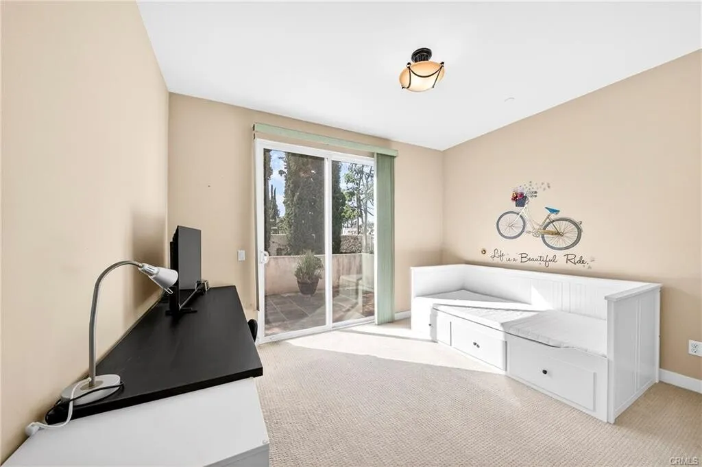 [다우니] 2014년생 게이트 리조트단지 넓은타운홈
						2038 SQFT, 1층에 방, 게이트 리조트단지
						타운하우스  Downey CA's preview 2