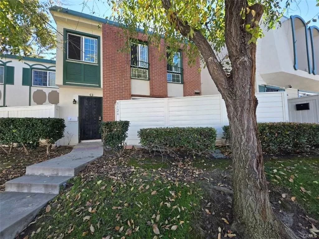 [부에나팍] 한인타운 써니힐학군 방4개 타운홈
						세탁기 in-side, 2 car 그라지, 넓은 앞,뒷마당, 저렴한 관리비
						타운하우스  Buena Park CA's preview 0