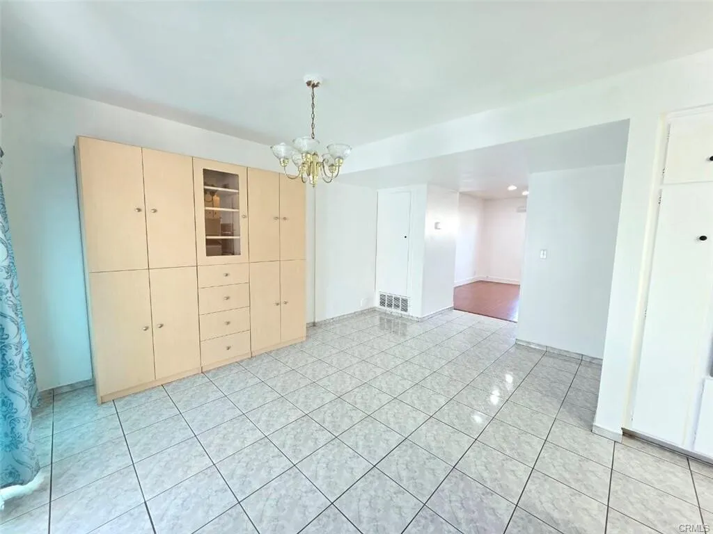 [부에나팍] 한인타운 써니힐학군 방4개 타운홈
						세탁기 in-side, 2 car 그라지, 넓은 앞,뒷마당, 저렴한 관리비
						타운하우스  Buena Park CA's preview 2