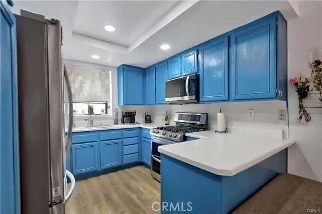 캐년 컨트리 콘도
						방2 화장실2, +LOFT, 파킹 2, 약 1100 sf, 복층구조, 발코니, 하이실링, 편리한 위치
						콘도  Canyon Country CA's preview 0