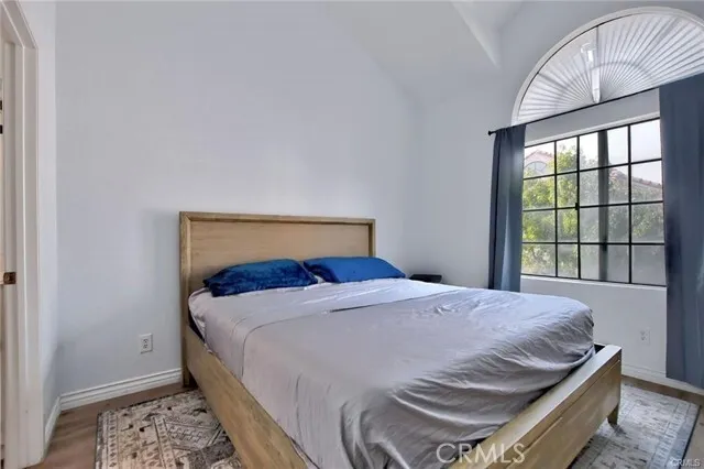 캐년 컨트리 콘도
						방2 화장실2, +LOFT, 파킹 2, 약 1100 sf, 복층구조, 발코니, 하이실링, 편리한 위치
						콘도  Canyon Country CA's preview 3