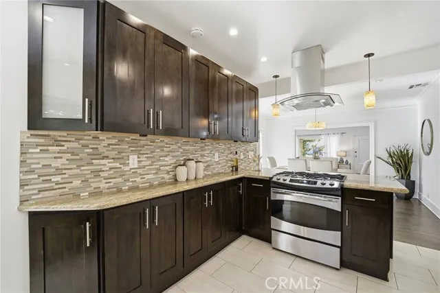 행콕팍 하우스 
						빙3 화장실2, 건평 약 1500 sf, 랏 약 7600 sf
						주택  Los Angeles CA's preview 0