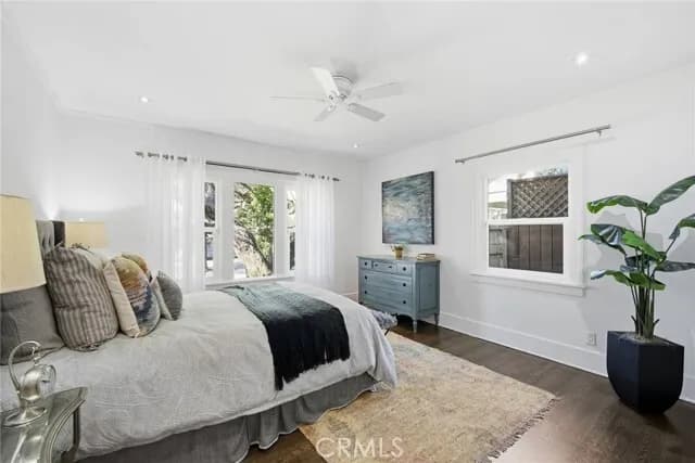 행콕팍 하우스 
						빙3 화장실2, 건평 약 1500 sf, 랏 약 7600 sf
						주택  Los Angeles CA's preview 3