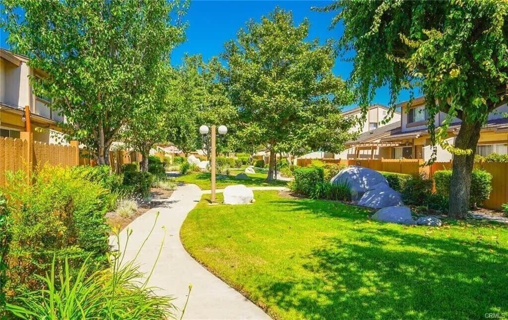 [플러튼] 최고학군 인기많은 Amberwood 리모델링 방3개 타운홈
						Amerige인근, 2car attached그라지, 최고학군
						타운하우스  Fullerton CA's preview 0