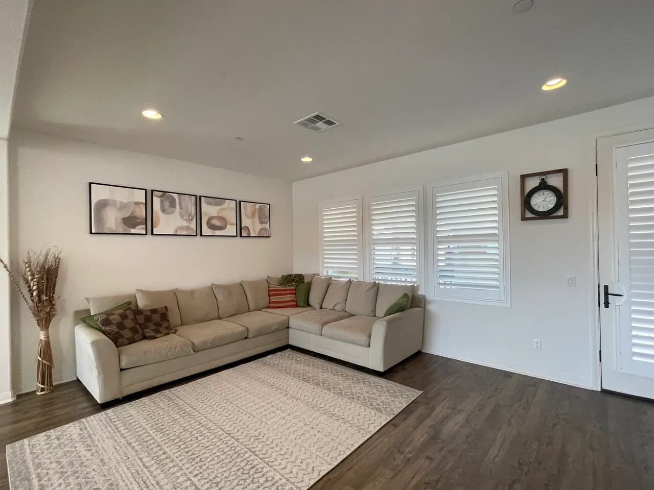 칼슨(carson)에 하우스 메이트/하숙 구합니다.
					룸메이트
					Carson's preview 3