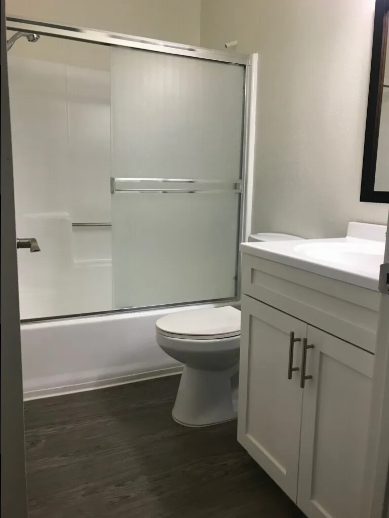 2bed 2 bath 2 parking Share (직장인 여성)
					룸메이트
					Pico Rivera (다우니 북쪽)'s preview 2