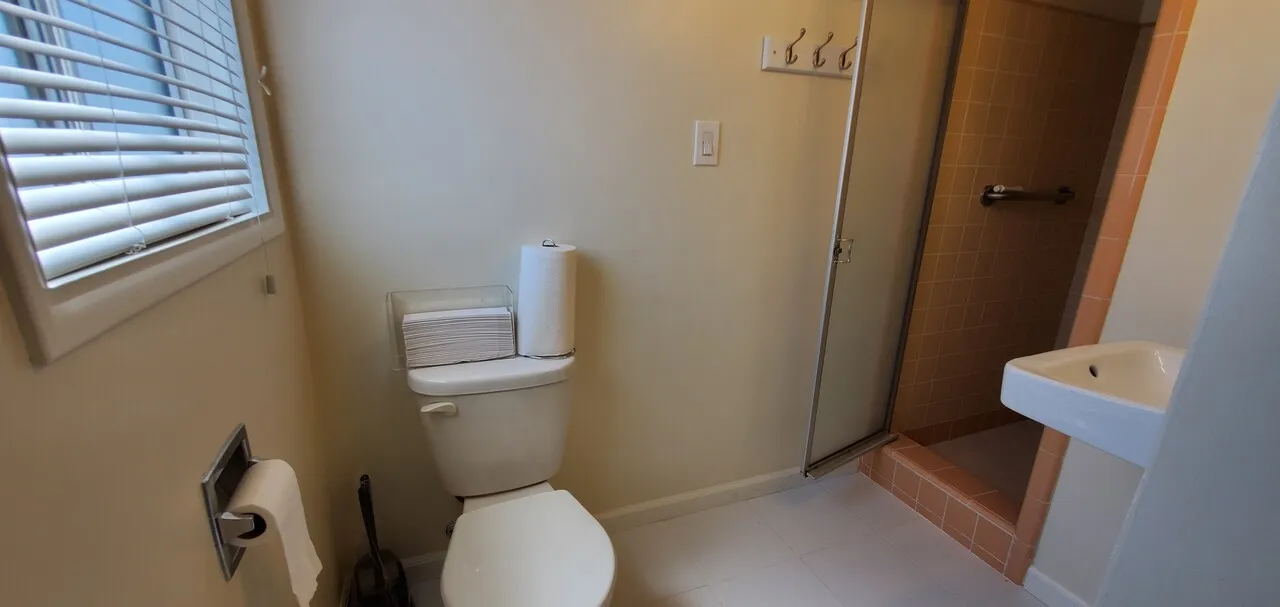 Torrance 단독주택 여성 룸메이트 구합니다. (화장실 달린 방)
					룸메이트
					Torrance's preview 3