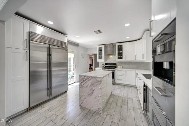 라 크라센타 하우스
						방2 화장실2, 건평 약 1200 sf, 랏 약 5400 sf
						주택  La Crescenta CA's preview 1