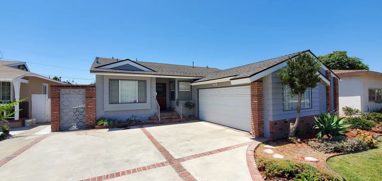 Torrance 단독주택 여성 룸메이트 구합니다. (화장실 달린 방)
					룸메이트
					Torrance's preview 0