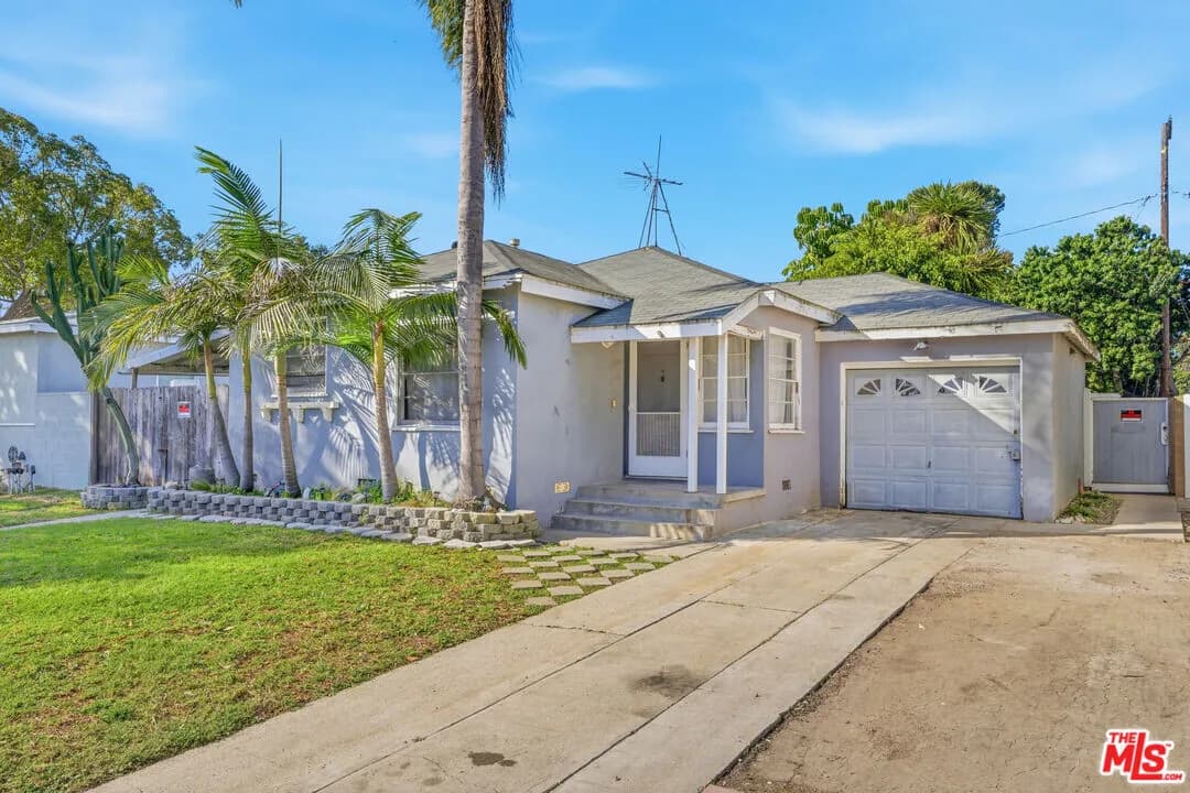 노스 토런스 단독주택 – 리노베이션 가치 있는 실속형 픽서
						주택  Torrance CA's preview 0