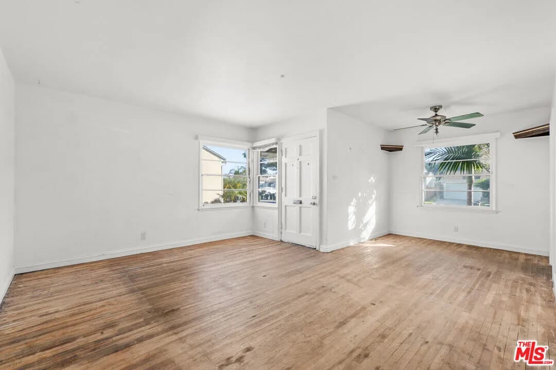 노스 토런스 단독주택 – 리노베이션 가치 있는 실속형 픽서
						주택  Torrance CA's preview 1