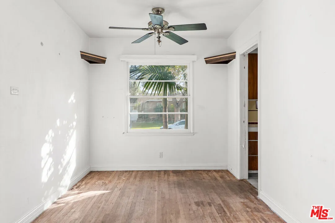 노스 토런스 단독주택 – 리노베이션 가치 있는 실속형 픽서
						주택  Torrance CA's preview 3