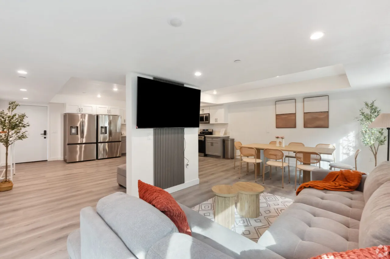 월세 부담 Down, 고급스러 싱글 룸, 공유 공간, 오늘 전화 주세요
					룸메이트
					Usc's preview 2