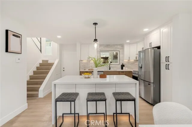 아름답고 살기좋은 부에나파크에 위치한 타운홈을 소개 합니다!
						전체적으로 리모델 되었음.
						타운하우스  Buena Park CA's preview 3