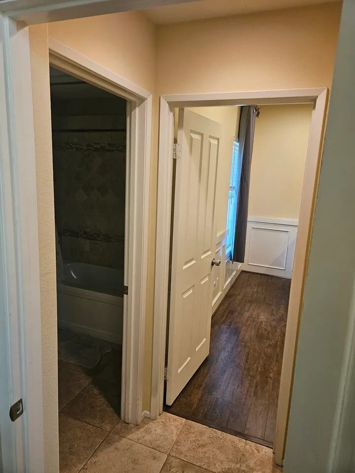 룸 렌트 – Fullerton 대학교 5분 / 단독 화장실 / $1,000
					룸메이트
					플러튼 대학교's preview 0