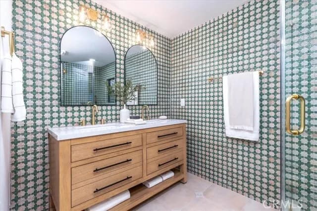 행콕팍 하우스
						방2 화장실1, 건평 Over 1000 sf, 랏 약 4000 sf
						주택  Los Angeles CA's preview 3