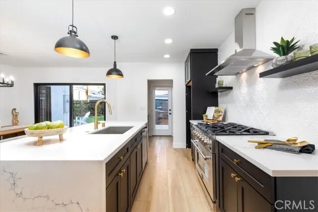 행콕팍 하우스
						방2 화장실1, 건평 Over 1000 sf, 랏 약 4000 sf
						주택  Los Angeles CA's preview 0