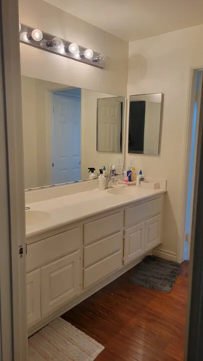 편하게 밥 해먹을 수 있는 집(여자만)
					룸메이트
					부에나팍's preview 1