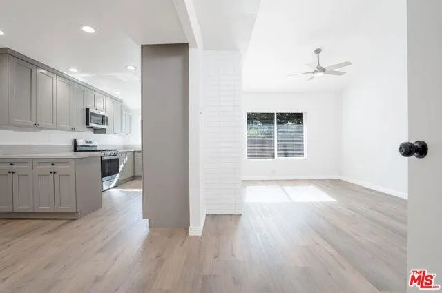 [플러튼] 최고학군 인기많은 Amberwood 리모델링 방3개 타운홈
						Amerige인근, 2car attached그라지, 넓은 페리오
						타운하우스  Fullerton CA's preview 3