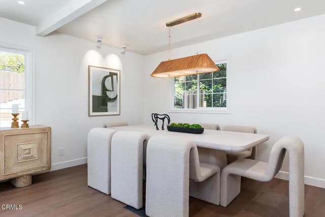 라 크라센타 하우스
						방5 화장실5, 건평 Over 3900 sf, 랏 14,000 sf
						주택  La Crescenta CA's preview 1