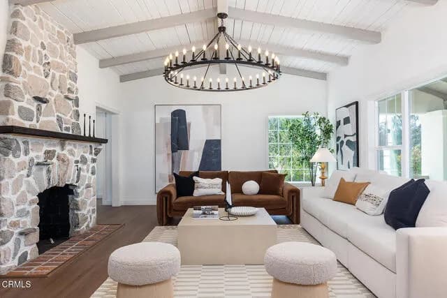 라 크라센타 하우스
						방5 화장실5, 건평 Over 3900 sf, 랏 14,000 sf
						주택  La Crescenta CA's preview 3