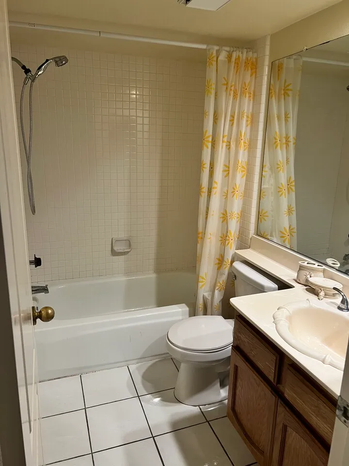 룸렌트 (토랜스)
					룸메이트
					Torrance's preview 2