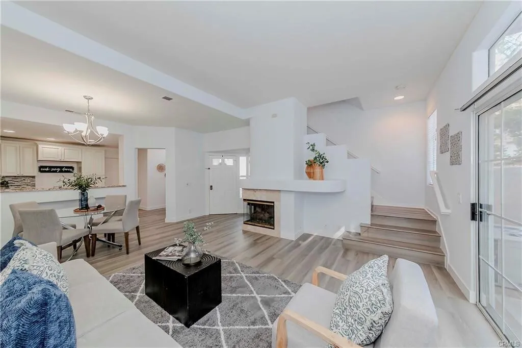 플러튼 최고동네 큰방, 단독 화장실 렌트
					룸메이트
					Fullerton's preview 1