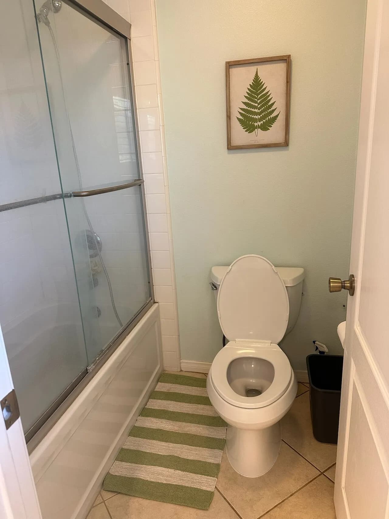 게이트단지내 룸랜트, 하숙
					룸메이트
					OC's preview 3