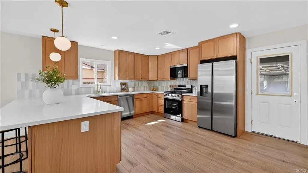 플러튼 3 bed 2 bath 
						리모델링된 OC 플러튼 단독 하우스
						주택  Fullerton CA's preview 3