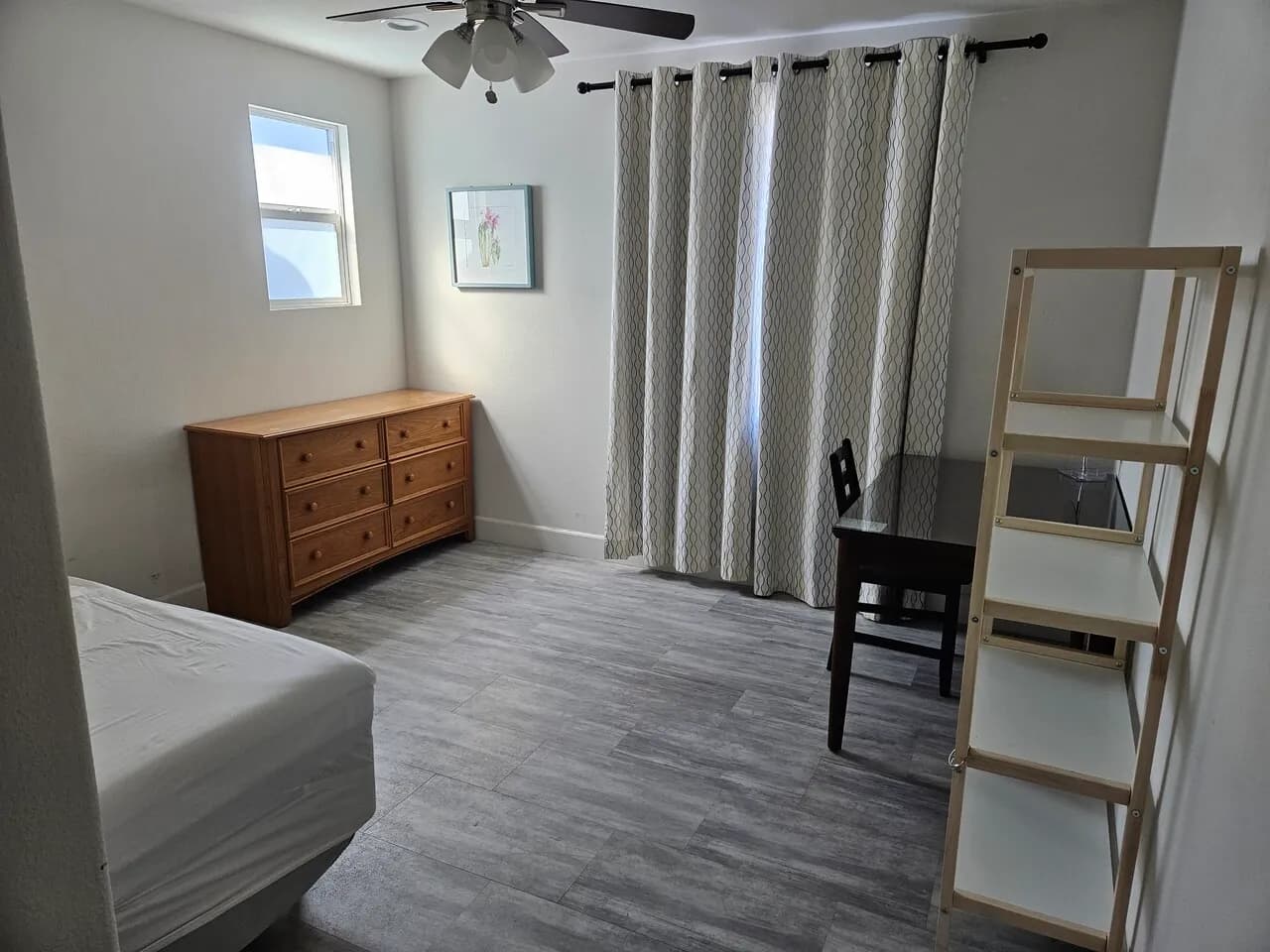 Room Rent 여자분 La Mirada, Fullerton, Buena Park
					룸메이트
					La Mirada