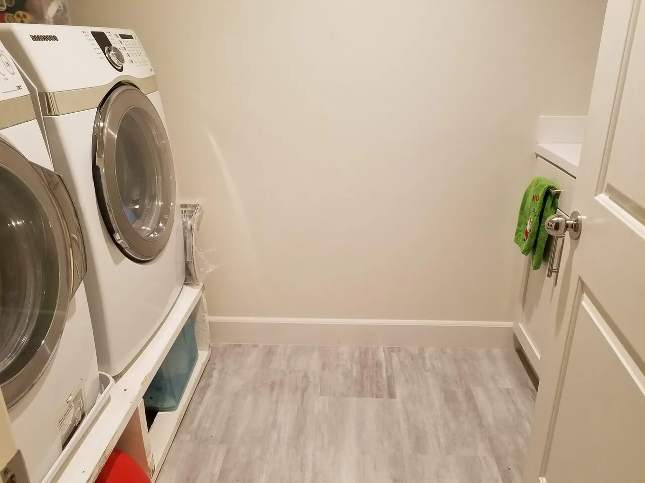 Room Rent 여자분 La Mirada, Fullerton, Buena Park
					룸메이트
					La Mirada's preview 2