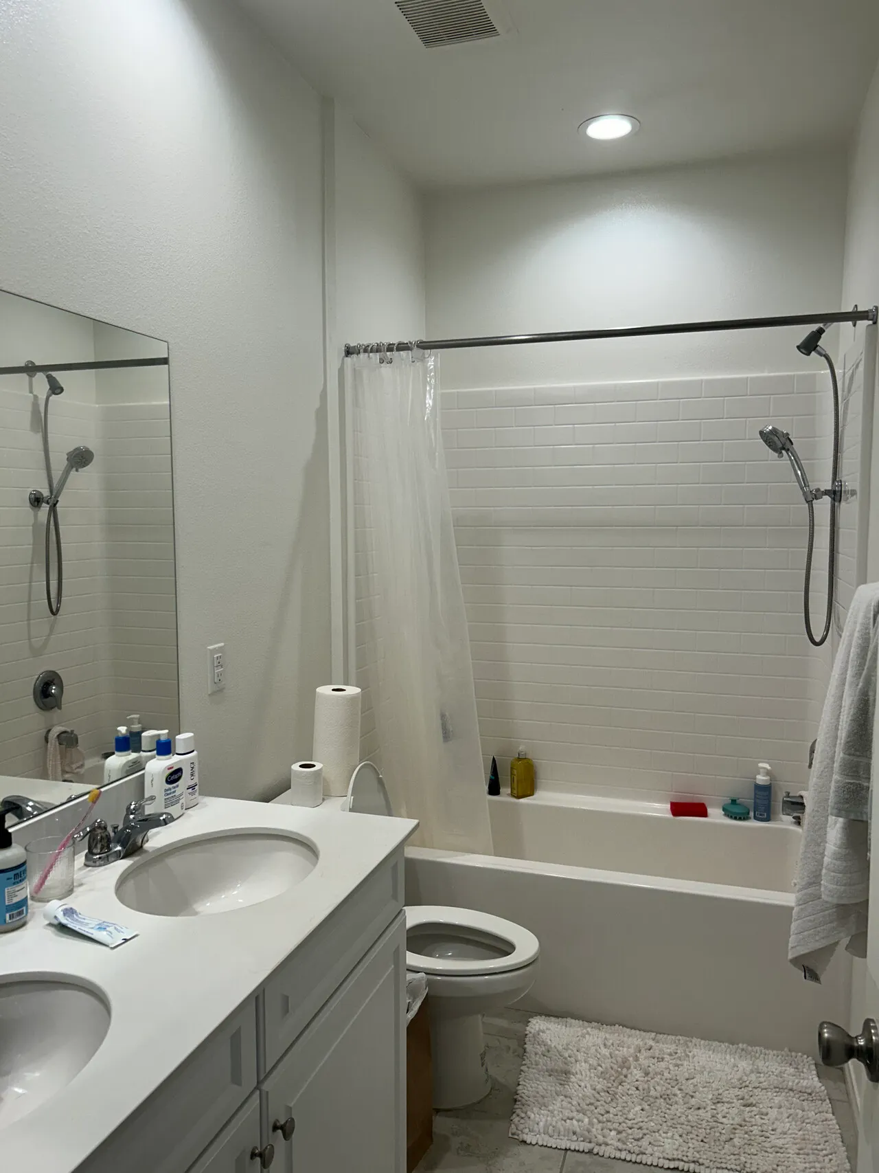 Buena Park 방렌트합니다! (여성분 인턴 환영)
					룸메이트
					Buena Park