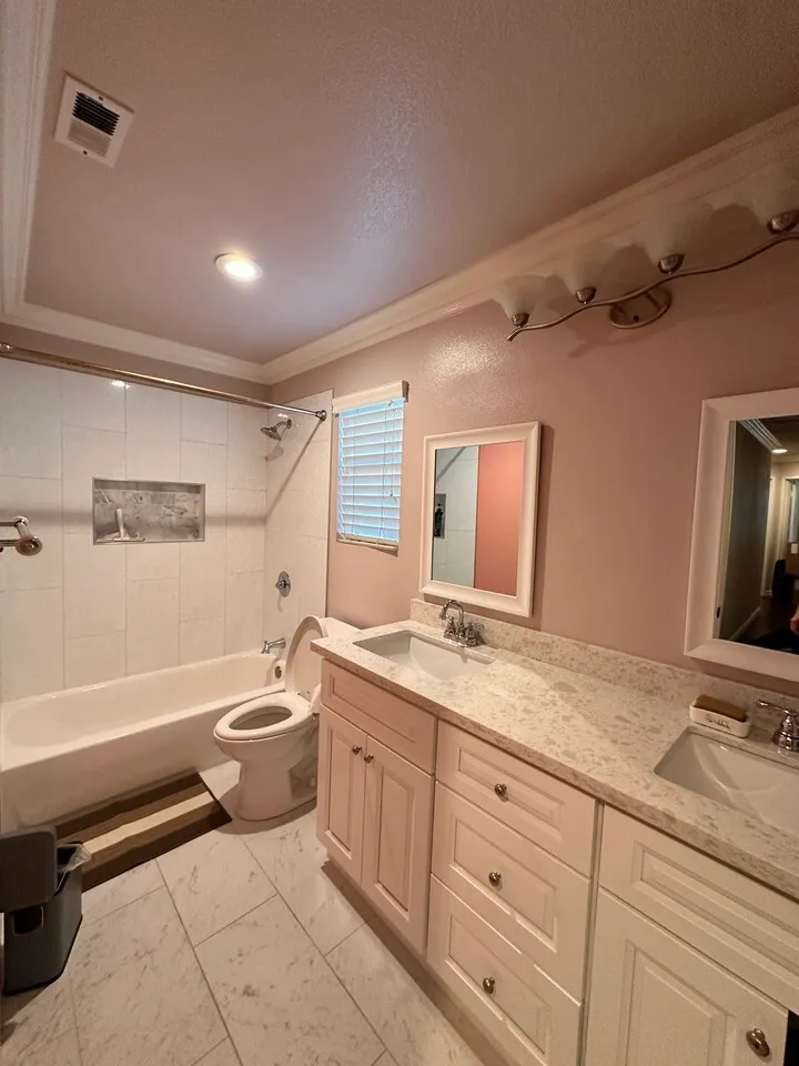 fullerton 에머리지하이츠 방1 렌트 (여자만 가능)
					룸메이트
					Fullerton's preview 1